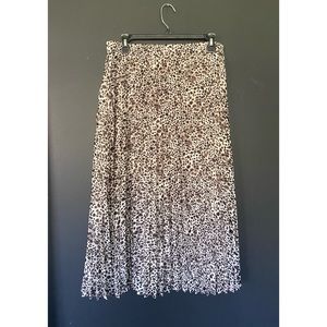 🖤 Pleated Midi Skirt NWOT